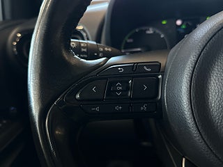 Toyota Yaris Hybrid CVT Active S&V-hjul/Adaptiv Farthållare/Kamera – bild 18