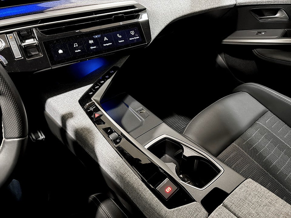 Bild på Peugeot E-5008 GT+ - DEMO