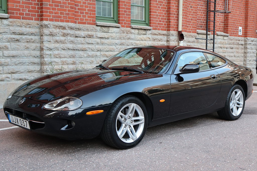 Jaguar XK 8 4.2 V8 Coupe' Automat Mycket fin! 