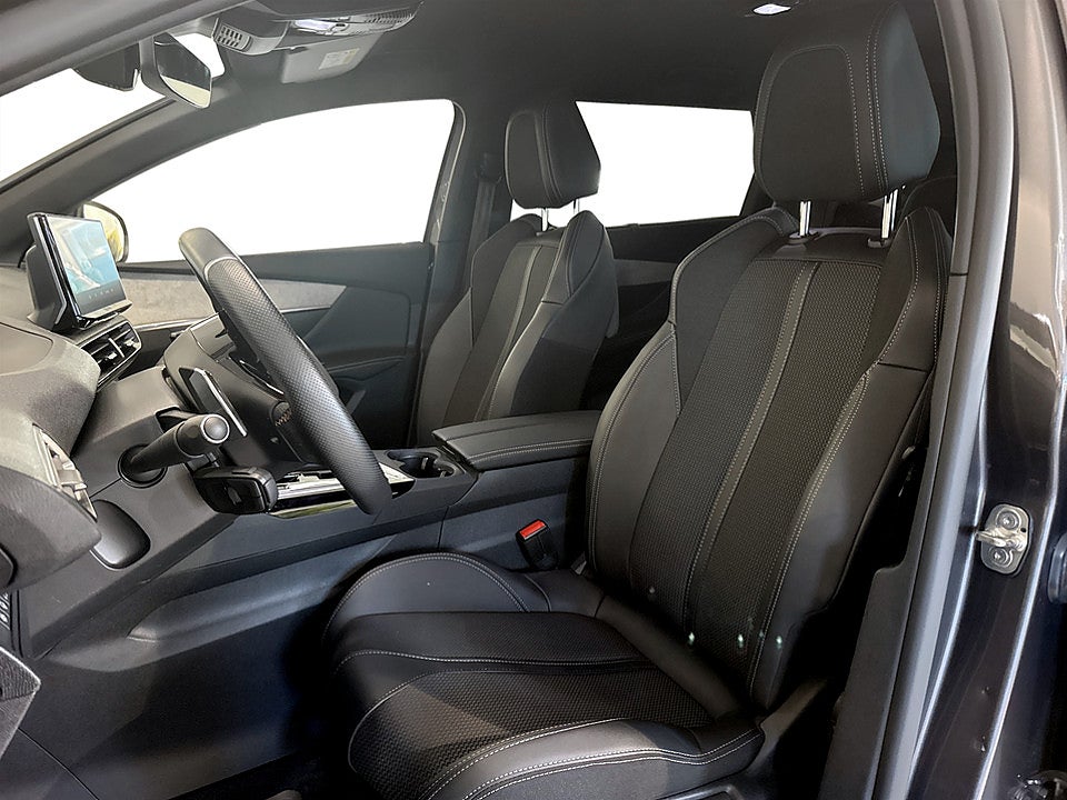 Bild på Peugeot 5008 GT Black Pack 1.2 PT 130hk Aut 7-SITS B-KAMERA