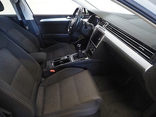 Kombi Volkswagen Passat 11 av 23