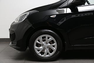 Halvkombi Hyundai i10 8 av 20