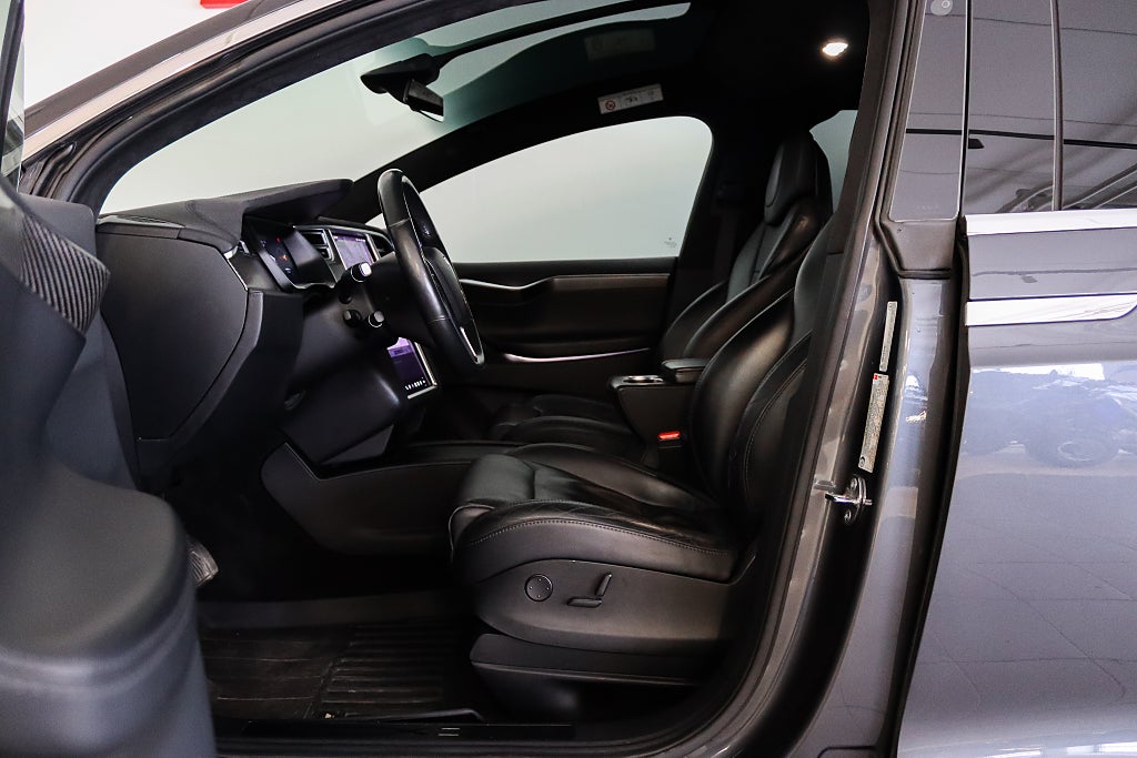 Tesla Model X 100D Luftfjädring Pano Dragkrok 6-Sits ( MOMSBIL )