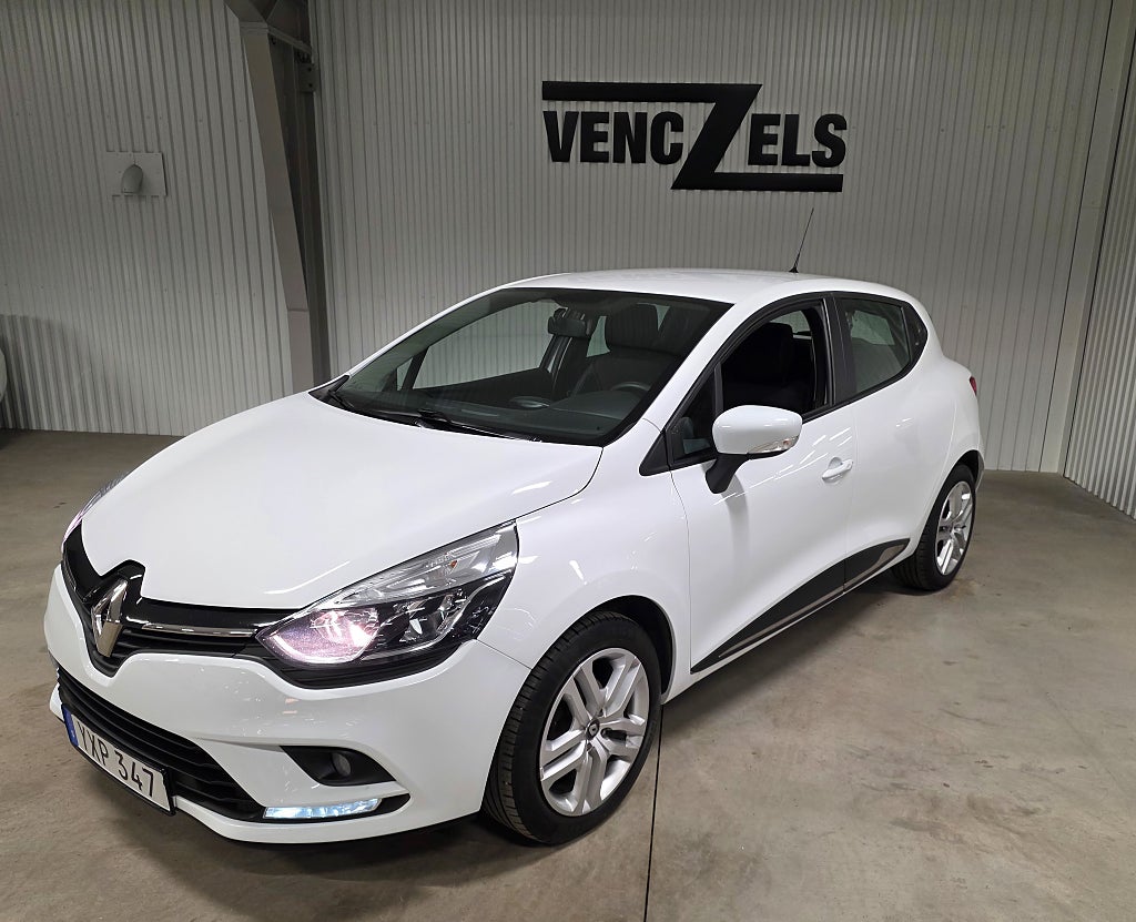 Renault Clio 0.9 TCe Zen GPS Årsskatt 360 kr 7800 mil Mycket fin