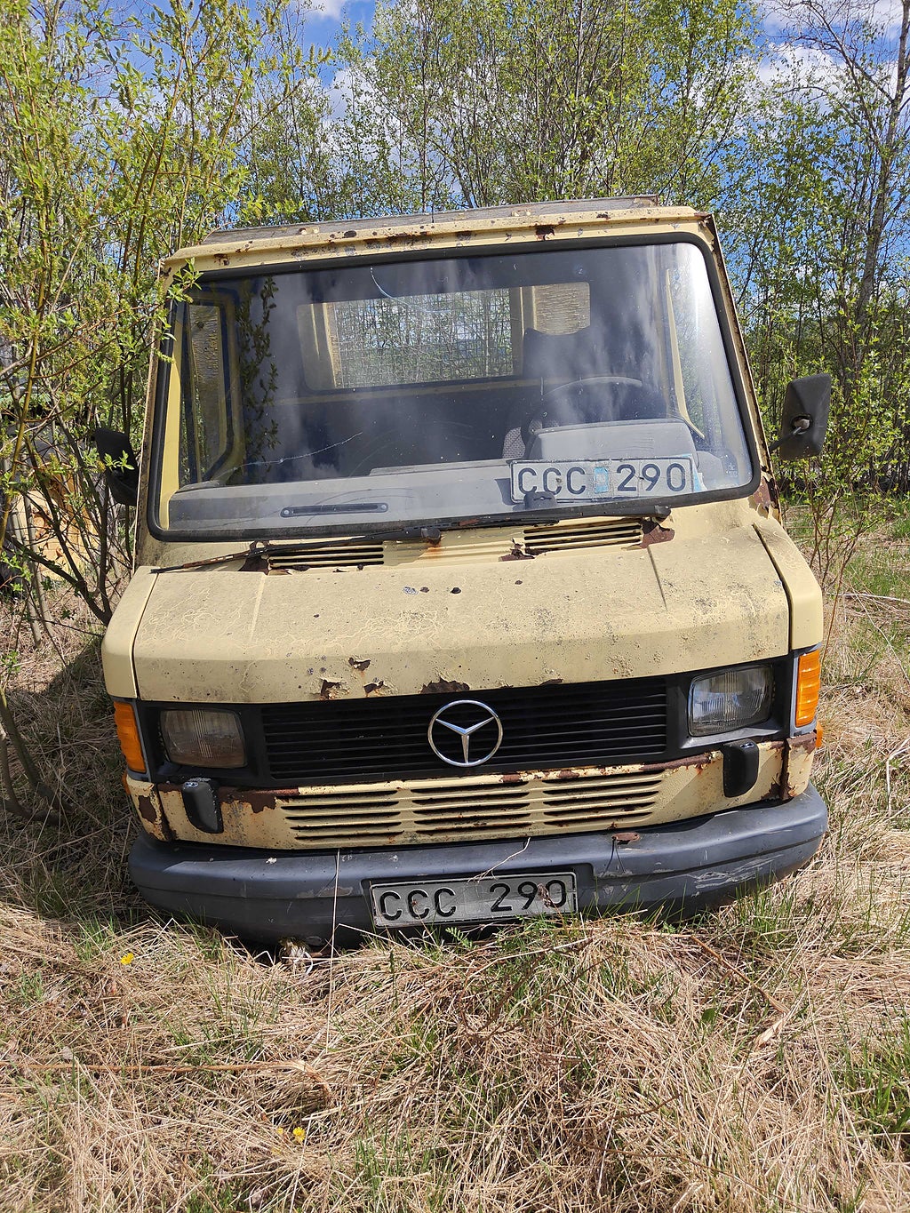 Mercedes-Benz TN Chassi Cab 3.5t
