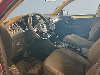 Volkswagen Tiguan 1.4 TSI 4Motion Base Drag Mvärmare Bkamera CarPlay S&V – bild 7