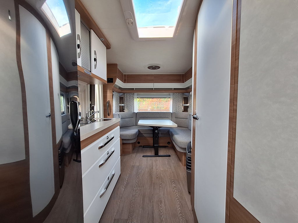Hobby De Luxe 495 UL Långbädd, Tält