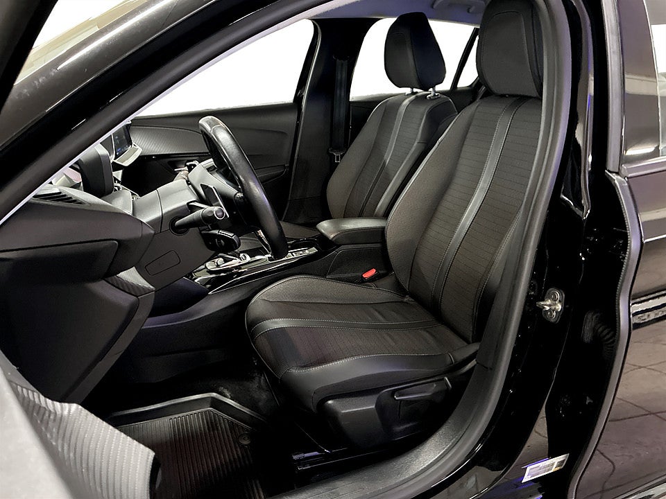 Bild på Peugeot 208 Allure 1.2 PT 100hk Aut BACKSENSORER