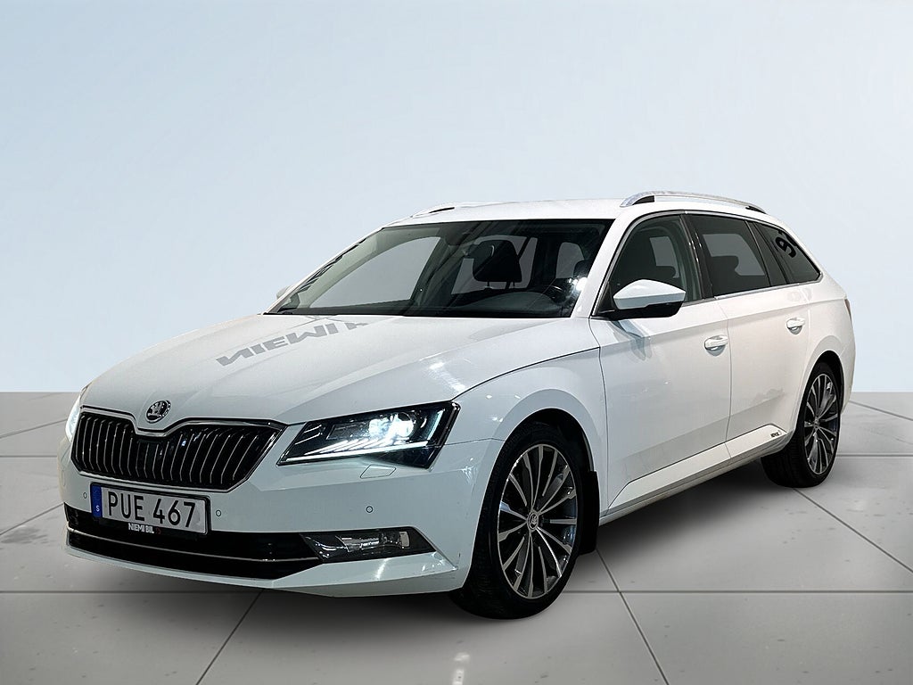 Skoda Superb Kombi 1.4 TSI ACT Style Elstol Drag Psens Kamera SoV