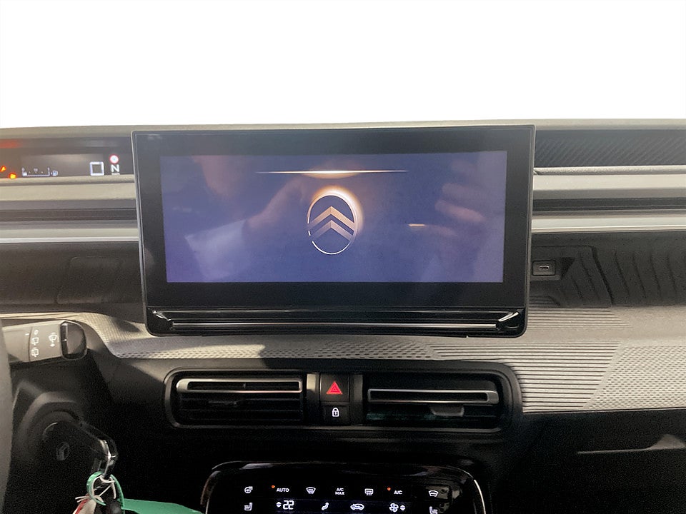 Bild på Citroën C3 Aircross Plus Hybrid 145hk - DEMO
