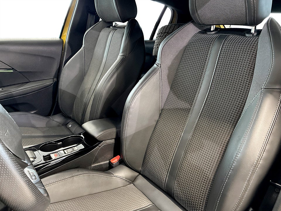 Bild på Peugeot e-208 GT 50kWh 136hk Aut B-KAMERA NAVI