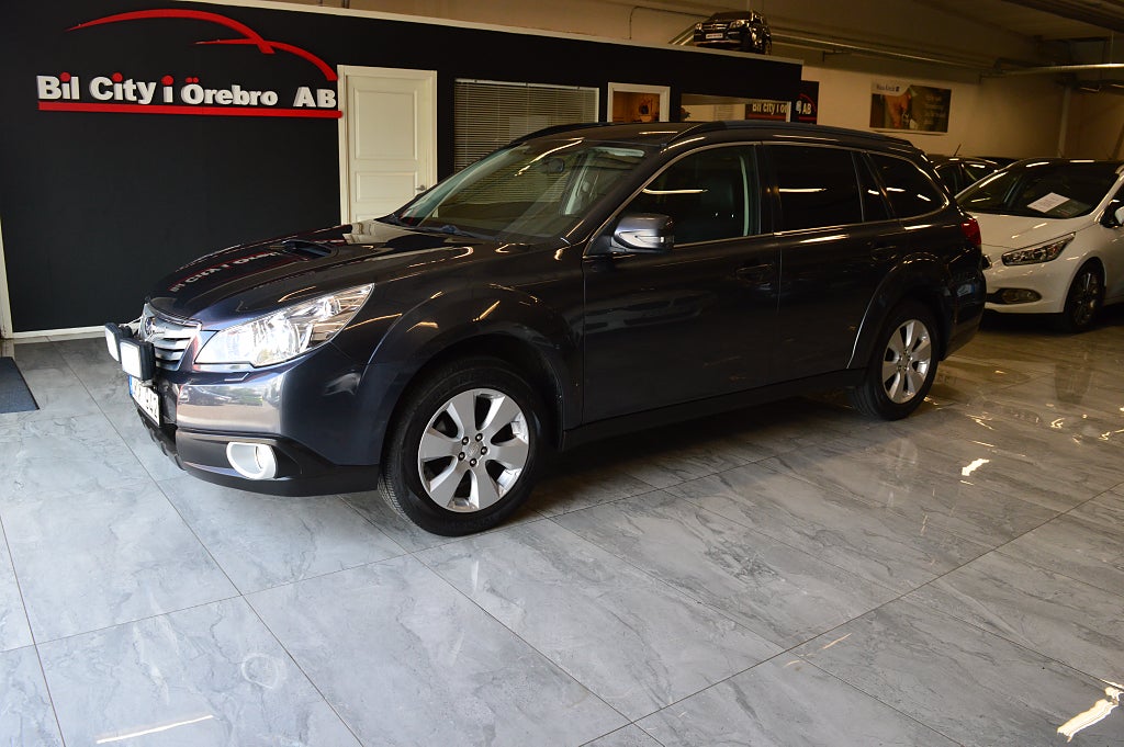 Subaru Outback 2.0 (150hk) 4WD Business / Drag / M-Värmare / Nyservad & Besikta