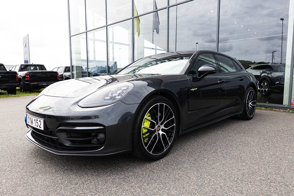 Porsche Panamera 4 E-Hybrid Sport Turismo PDK 462 hk Se utrustning!