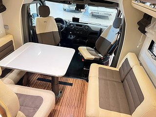 Husbil-halvintegrerad Adria MATRIX SUPREME M 687 SL 31 av 36