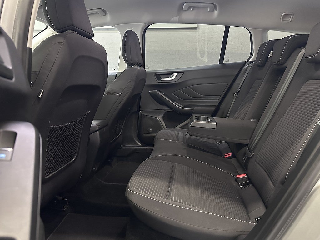 Ford Focus Kombi 1.0 EcoBoost Titanium Plus | HUD | VÄRMARE | DRAG