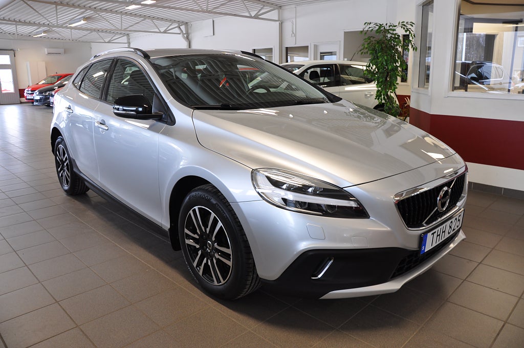Volvo V40 Cross Country D2 120hk Momentum