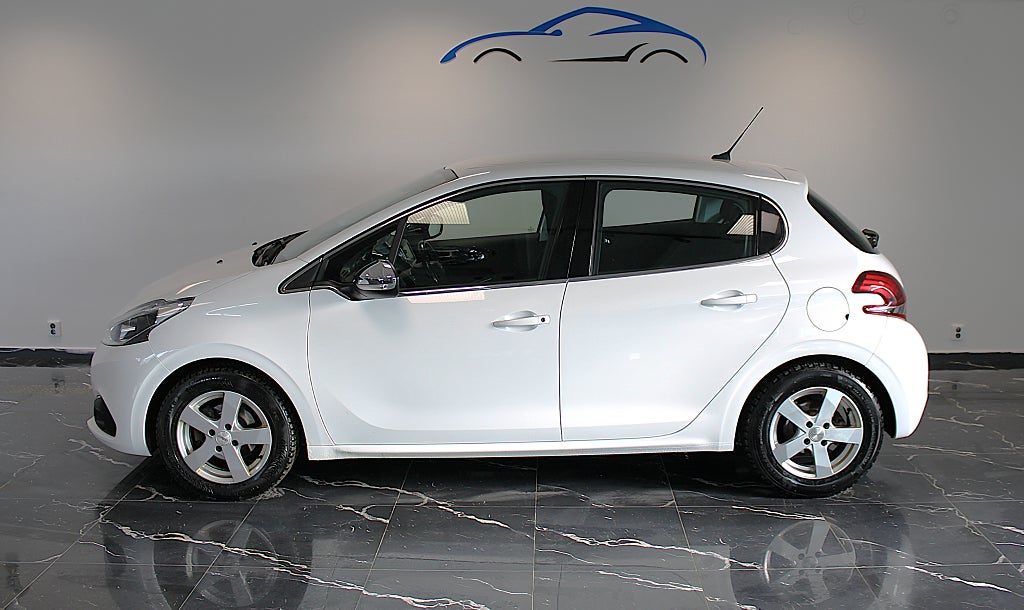 Peugeot 208 5-dörrar 1.2 PureTech 110 EAT Automat Nyservad Euro 6