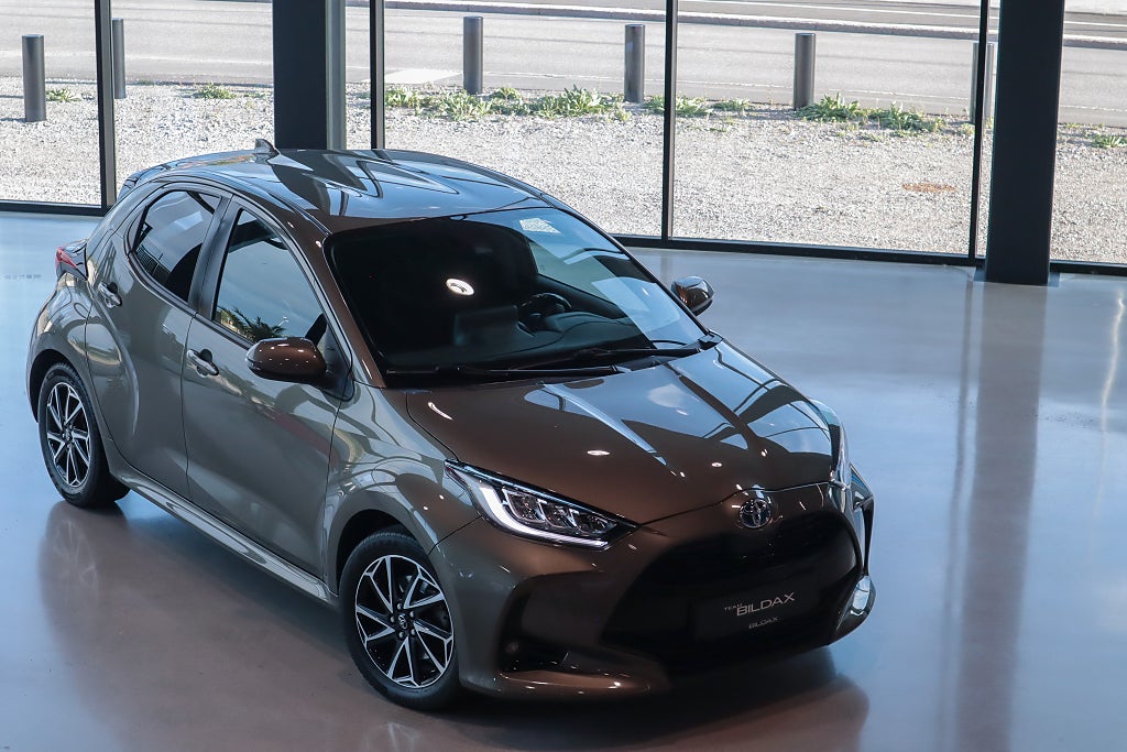 Toyota Yaris HYBRID ACTIVE PLUS AUTOMAT LED BACKKAMERA DIGITAL DISPL