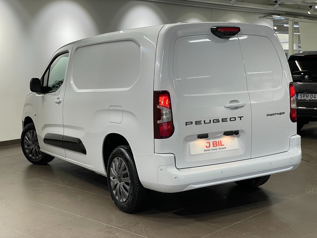 Bild på Peugeot Partner Plus 130hk Aut L2 - EDITION! SERVICE & VINTERHJUL INGÅR