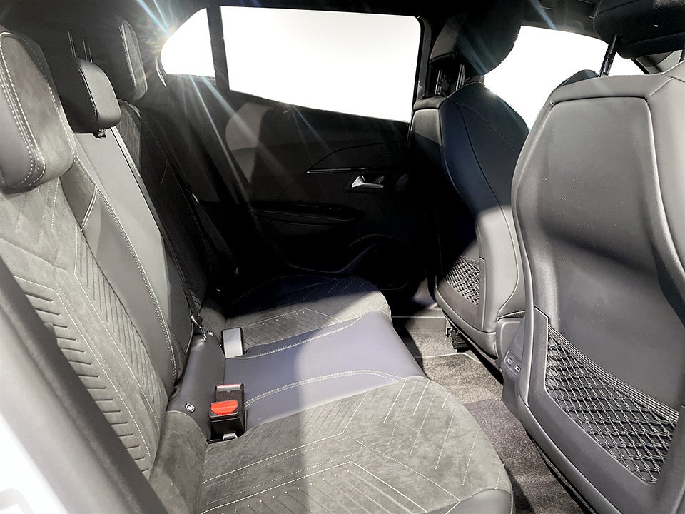 Bild på Peugeot 2008 GT Hybrid 145hk Aut - OMGÅENDE LEVERANS!