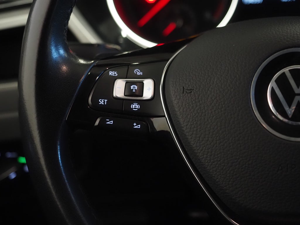 Volkswagen Touran 1.5 TSI 150hk DSG R-Line | 7-sits | Pluspaket |