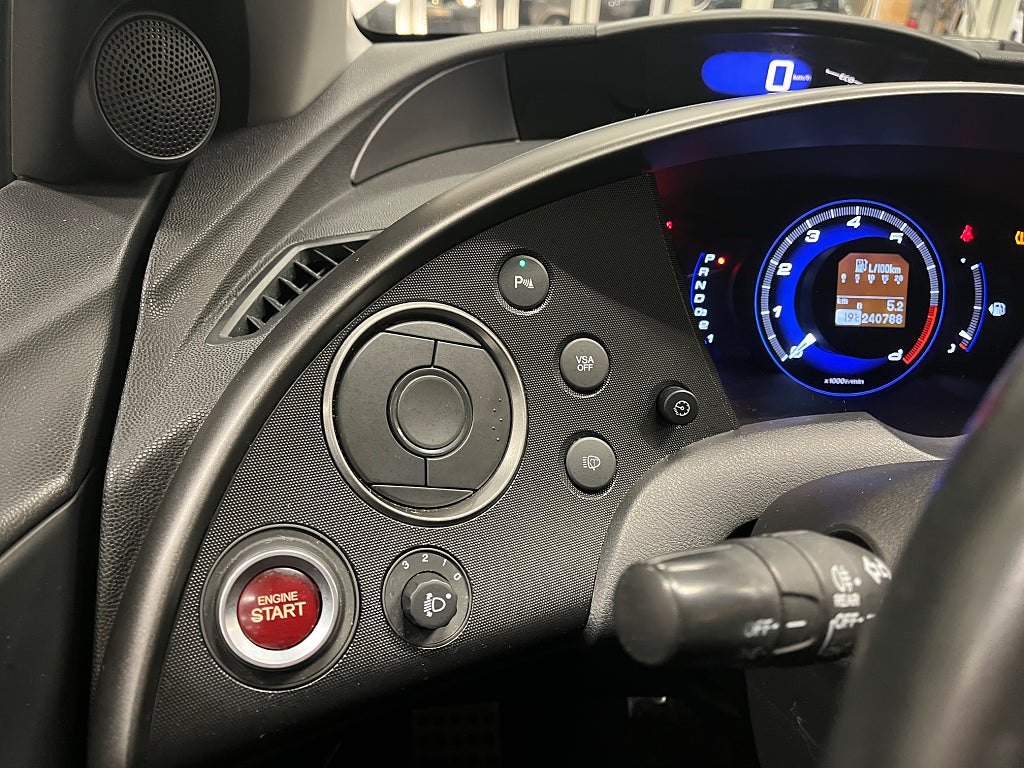 Honda Civic 5-d 1.8 i-VTEC 140hk Automat Sport / S+V / LED-ramp thumbnail