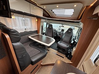 Husbil-halvintegrerad LMC Cruiser Premium T701 AUT 14 av 17