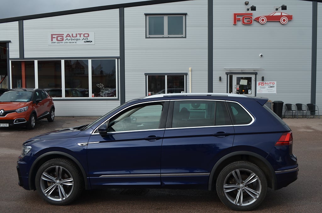 Volkswagen Tiguan 2.0 TDI SCR 190 hk 4Motion R-LINE D-Värmare Drag Euro 6