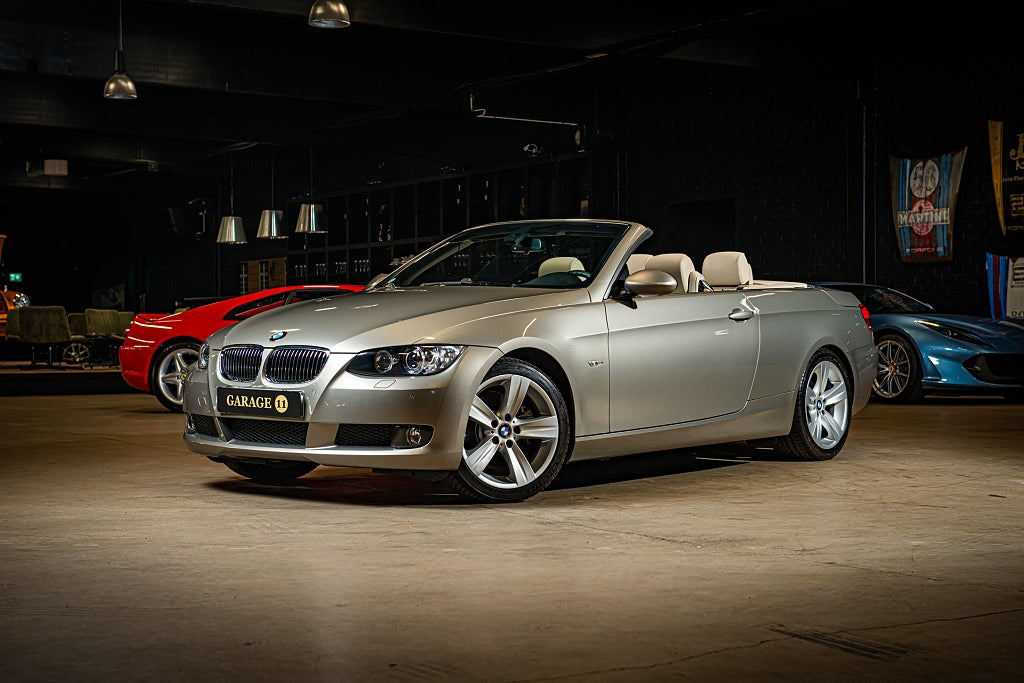 BMW 325I Convertible / 2223mil / Sv-såld / 2 brukare
