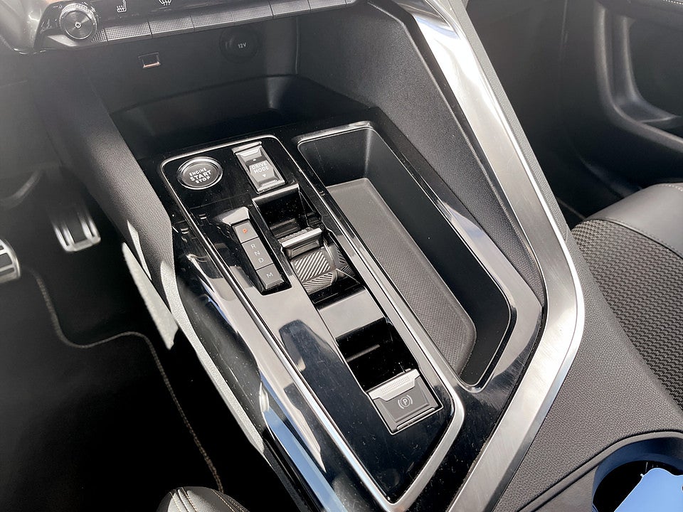 Bild på Peugeot 5008 GT 1.2 PT 130hk Aut 7-SITS B-KAMERA CARPLAY