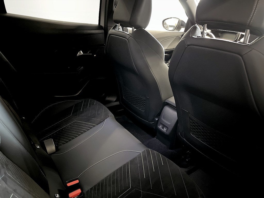 Bild på Peugeot 2008 GT 1.2 PT 130hk Aut - B-KAMERA,CARPLAY,NAVI