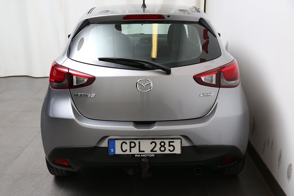 Mazda 2 1,5 SKYACTIV-G 90hk Core Aut Motorvärmare Dragkrok 2015