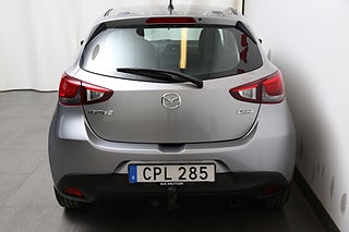 Halvkombi Mazda 2 9 av 23