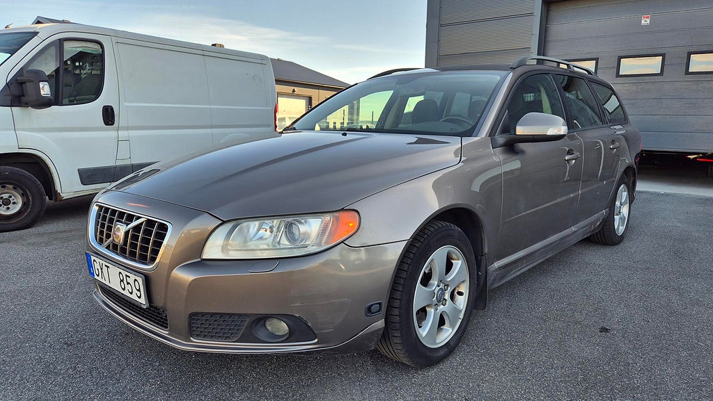 VOLVO V70 2.0 ETHANOL 146CH MOMENTUM