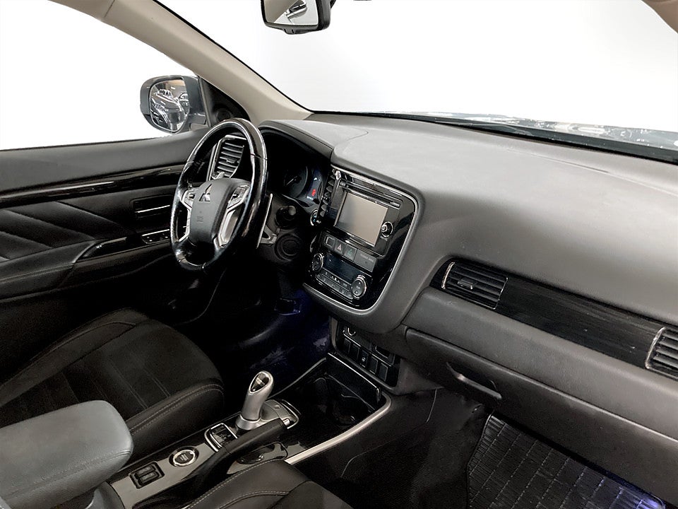 Bild på Mitsubishi Outlander PHEV 203hk Aut 4WD - B-KAMERA, DRAG
