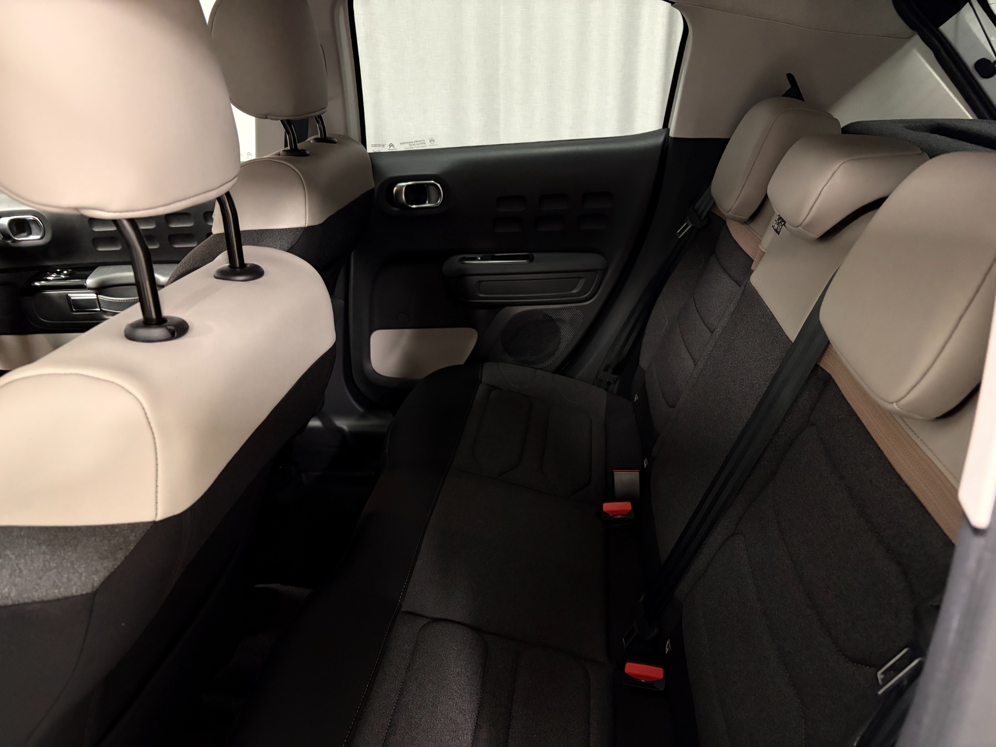 Citroen C3 SHINE PureTech 110 AUT 2023, bild 6/10
