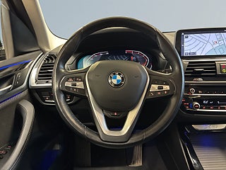 BMW X3 xDrive20d X3 Dragkrok Rattvärme Navigation S&V-däck – bild 9