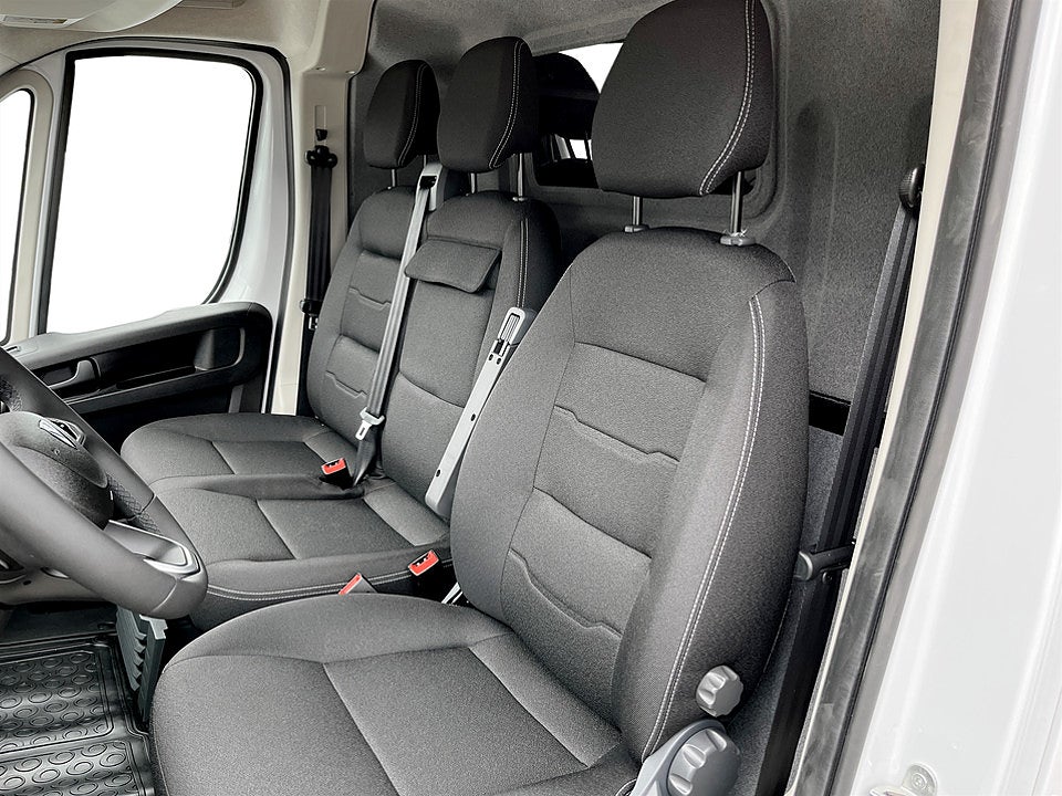 Bild på Peugeot Boxer BlueHDi 140hk Aut L3H2 - OMGÅENDE LEVERANS!