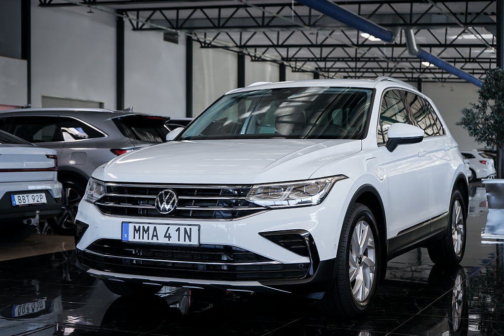 Volkswagen Tiguan eHybrid 1.4 TSI ACT OPF Elegance | Kamera | Nyservad |