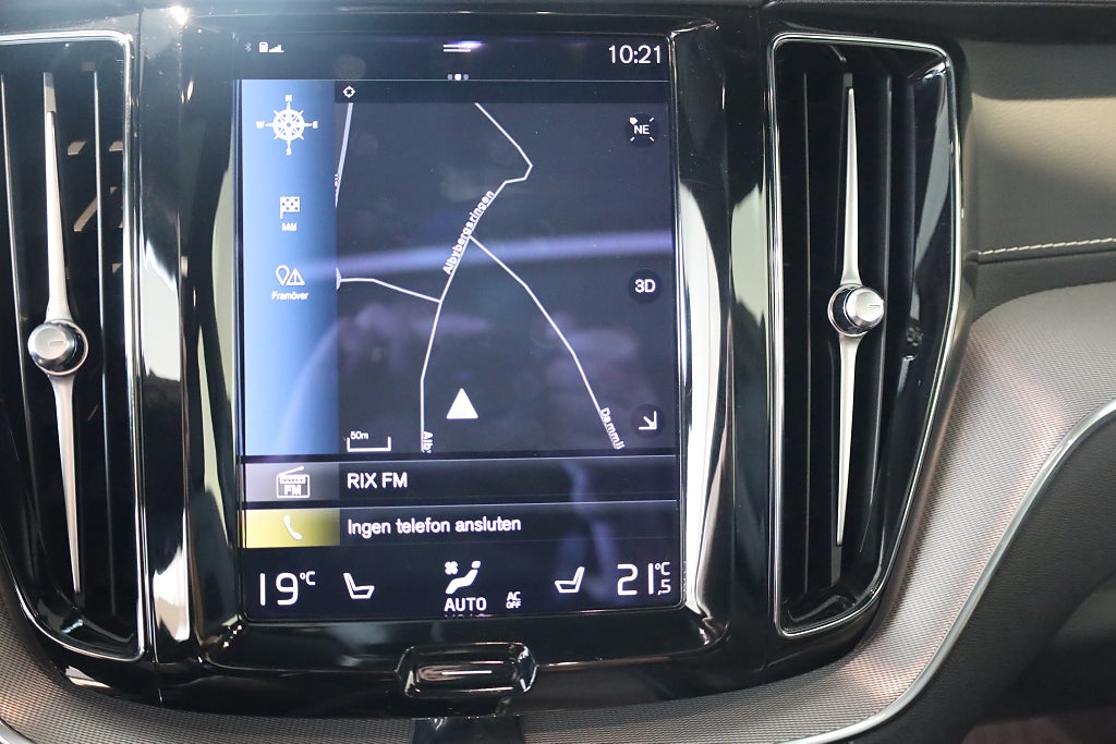 Volvo XC60 Recharge T6 AWD AUT R-Design Pano H&K Navi Kamera