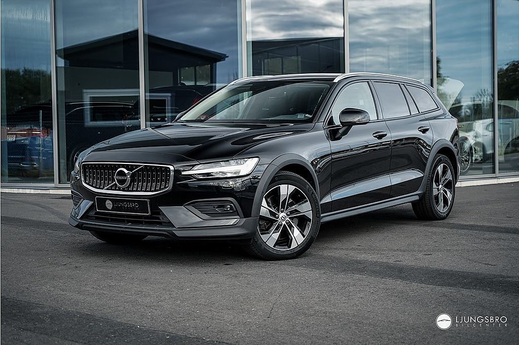 Volvo V60 Cross Country D4 AWD 190hk / Drag / B-Kamera