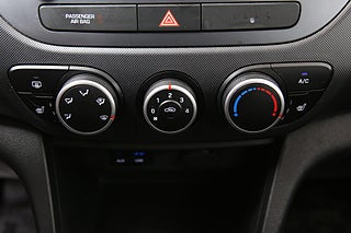 Halvkombi Hyundai i10 17 av 19