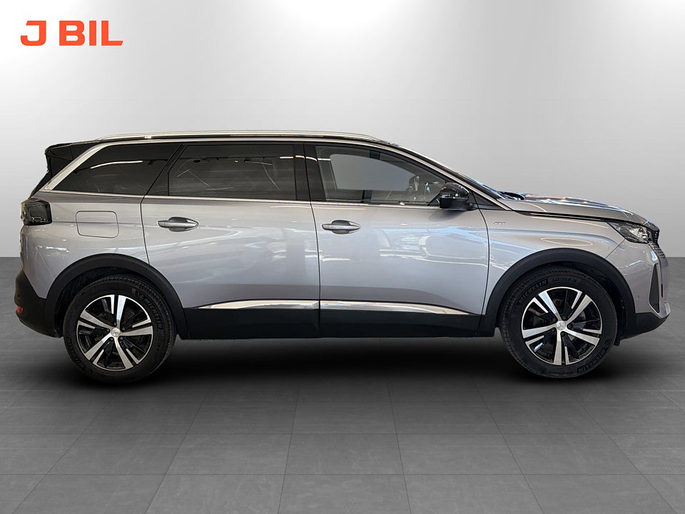 Bild på Peugeot 5008 GT 1.2 PT 130hk Aut 7-SITS B-KAMERA CARPLAY
