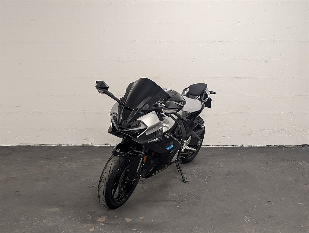 CFMOTO 675 SR-R Sportig och välutrustad supersporthoj