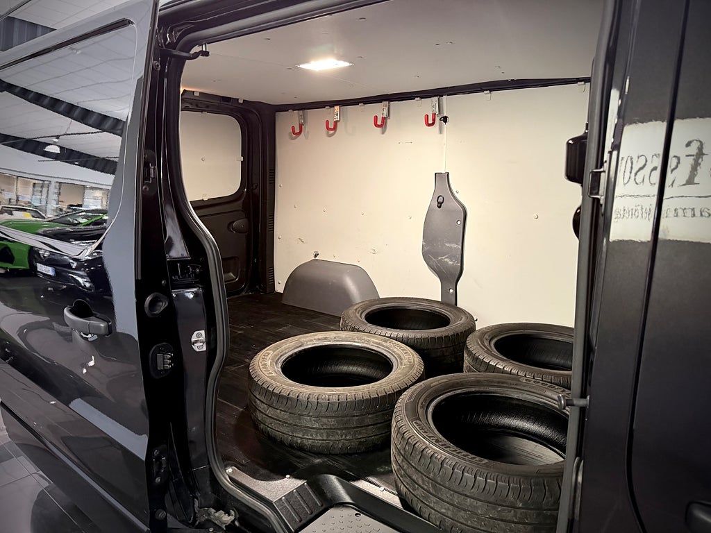 Renault trafic Skåpbil 3.0t 2.0 170hk dCi EDC  Racing Spirit - bild 7