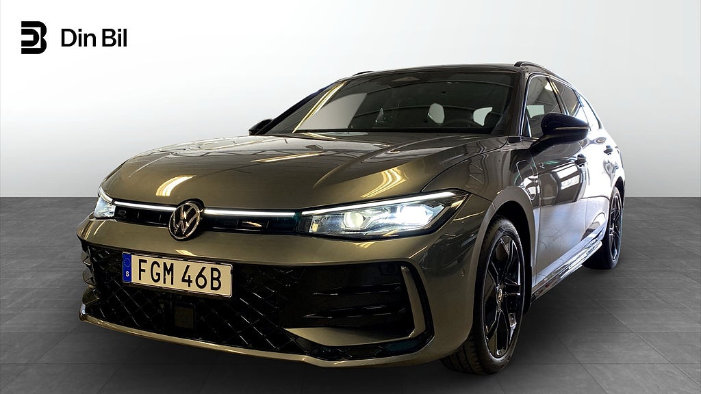 Volkswagen Passat R-line 1.5 TSI eHybrid 272hk | Panorama | Black St