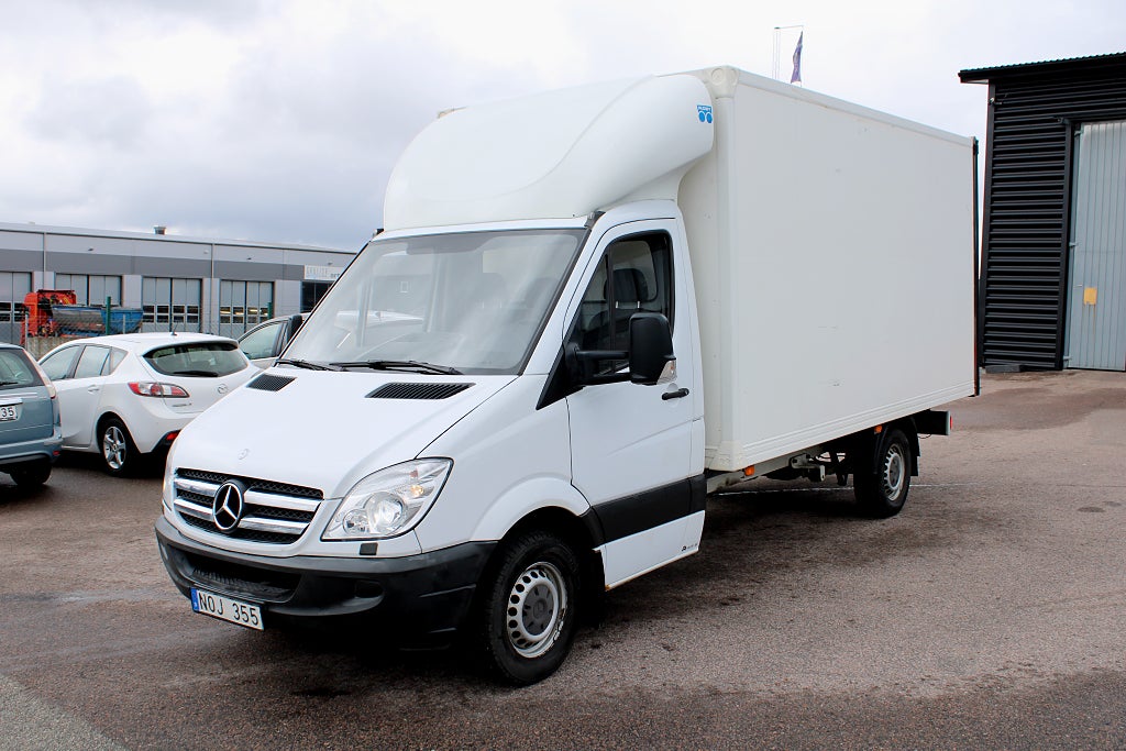 Mercedes-Benz Sprinter 319 CDI 3.0 V6 Bakgavellyft 1-Ägare Moms bil Euro 5 