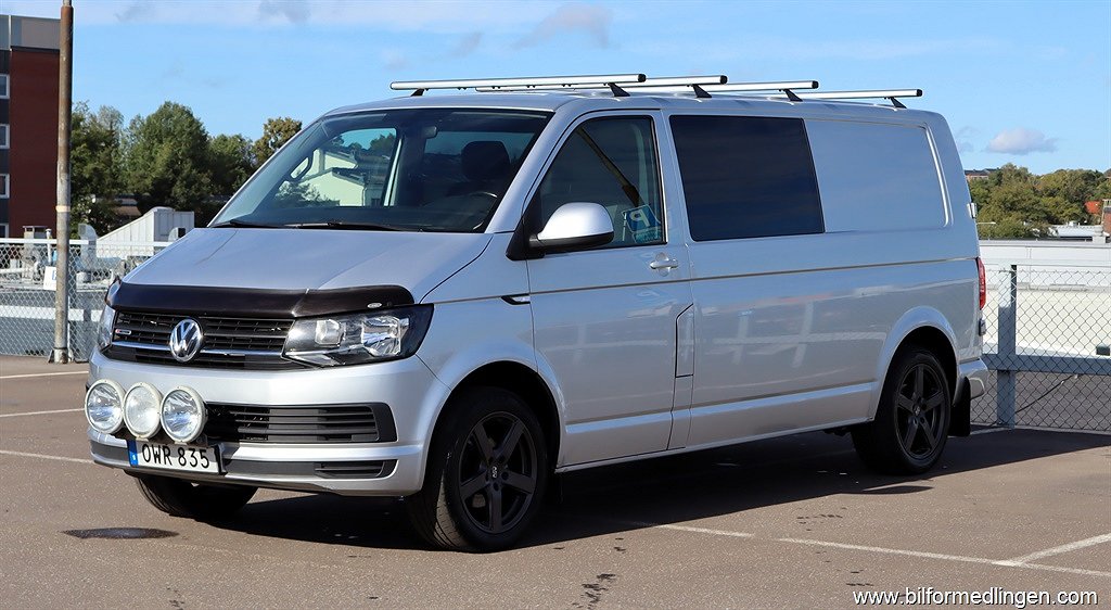 Volkswagen Transporter T6 Kombi 4Motion Värmare Krok 5-sits S/V-hjul