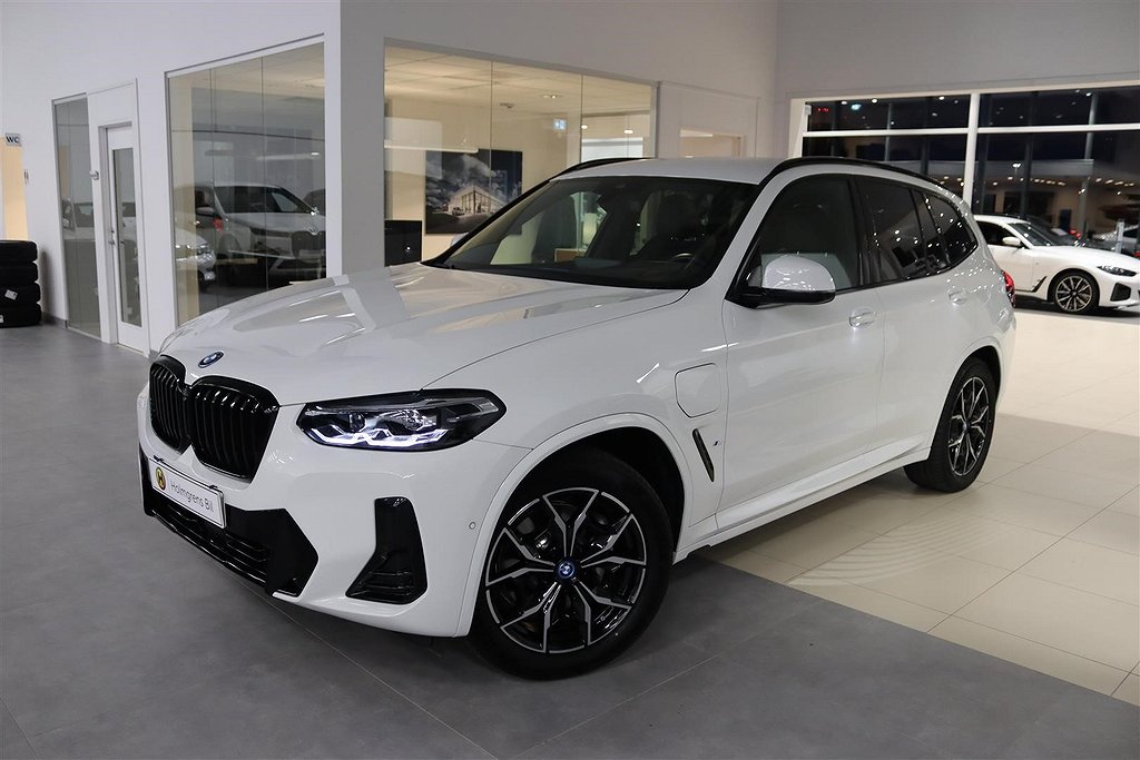 BMW X3 xDrive30e M-Sport Navi Adaptiv F HiFi Rattvärme Drag 19