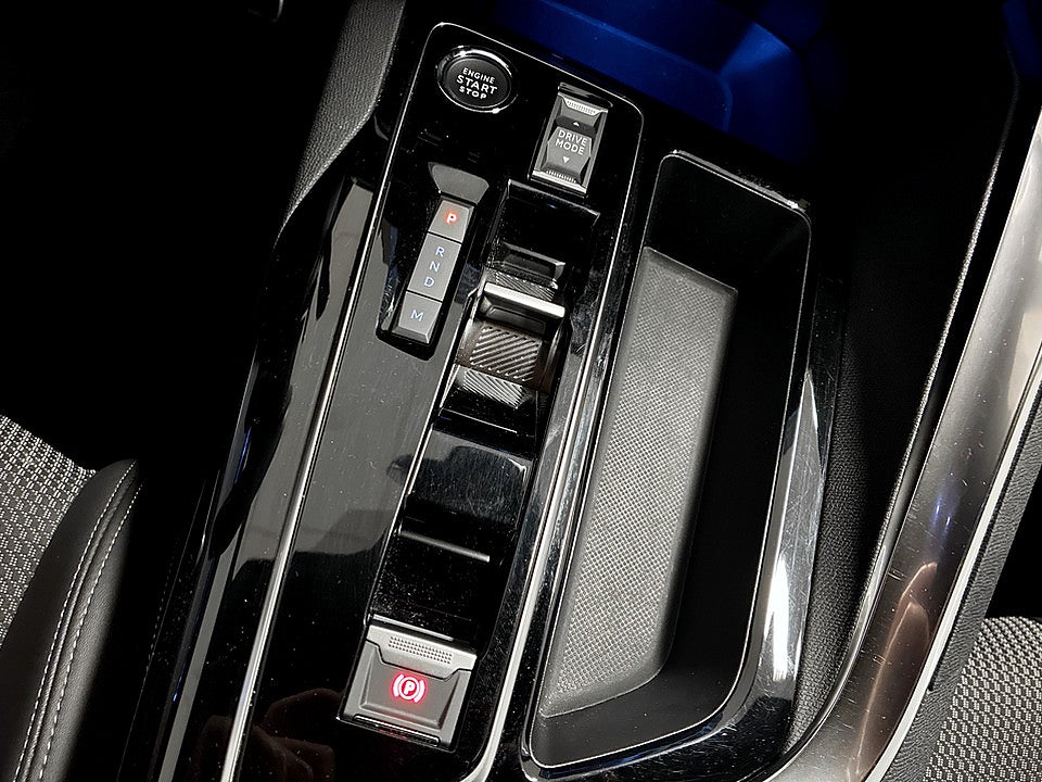 Bild på Peugeot 3008 GT Black Pack 1.2 PT 130hk Aut B-KAMERA CARPLAY